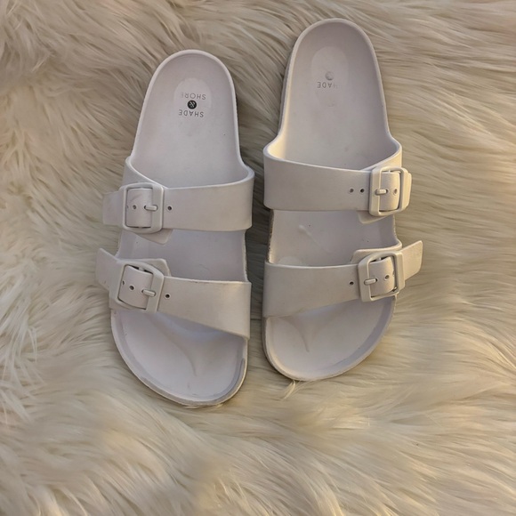 Shade and Shore sandals - Picture 2 of 3